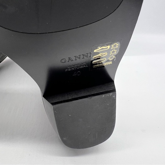 Ganni
Calfskin Embroidered Western Booties - Picture 7 of 9